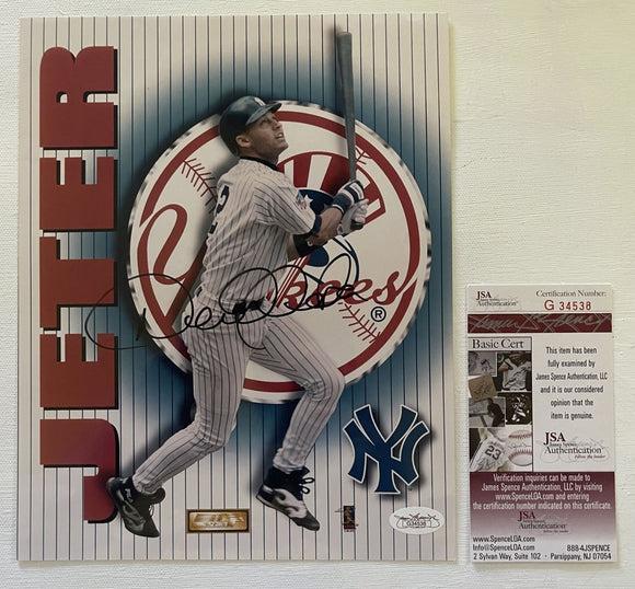 Derek Jeter Signed Autographed Glossy 8x10 Photo New York Yankees - JSA Authenticated