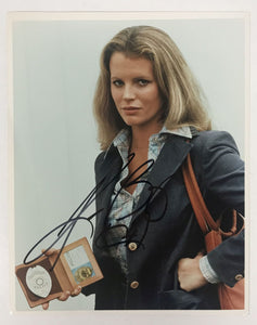 Kim Basinger Signed Autographed Glossy 8x10 Photo - COA Matching Holograms