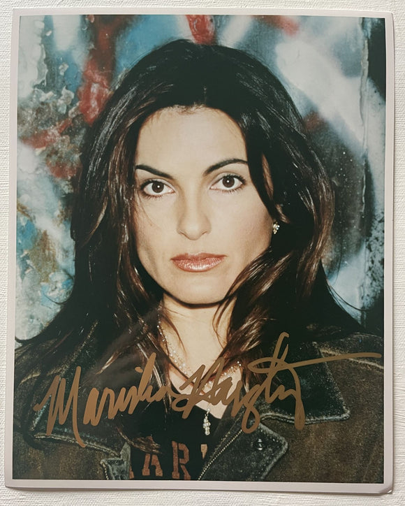 Mariska Hargitay Signed Autographed Glossy 8x10 Photo - Lifetime COA