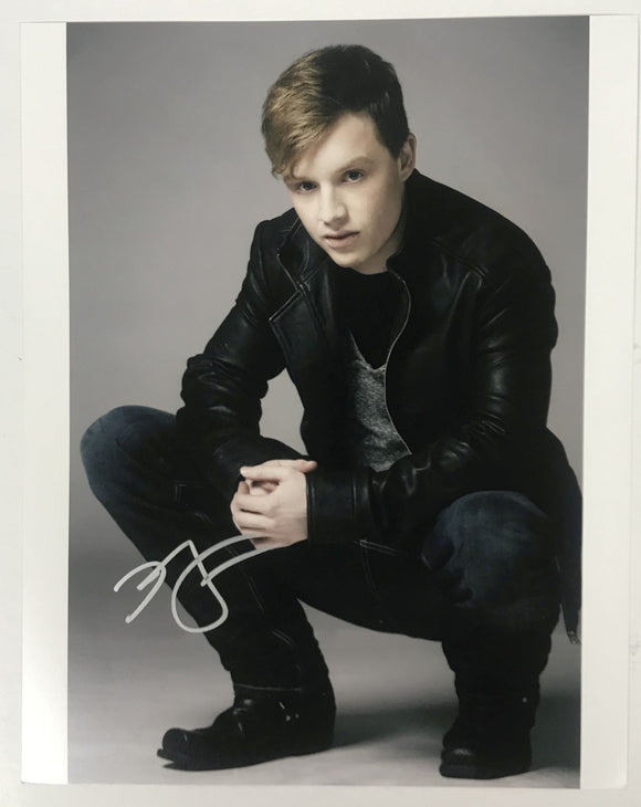 Noel Fisher Signed Autographed 