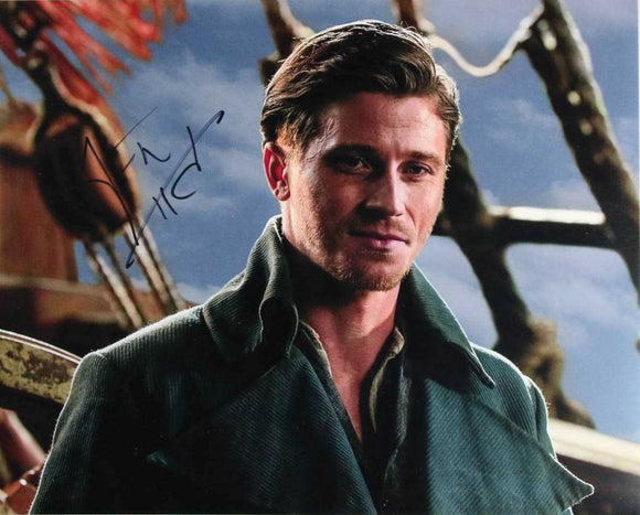 Garrett Hedlund Signed Autographed Glossy 8x10 Photo - COA Matching Holograms