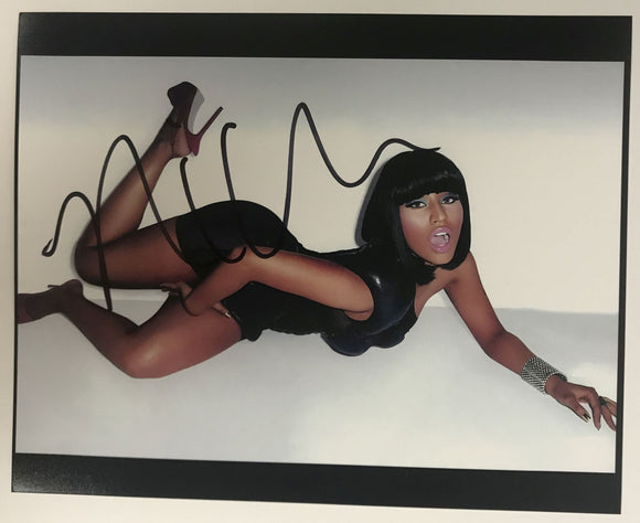 Nicki Minaj Signed Autographed Glossy 8x10 Photo - Lifetime COA