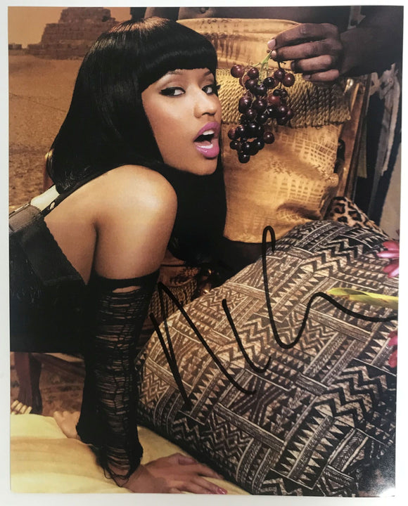 Nicki Minaj Signed Autographed Glossy 8x10 Photo - Lifetime COA