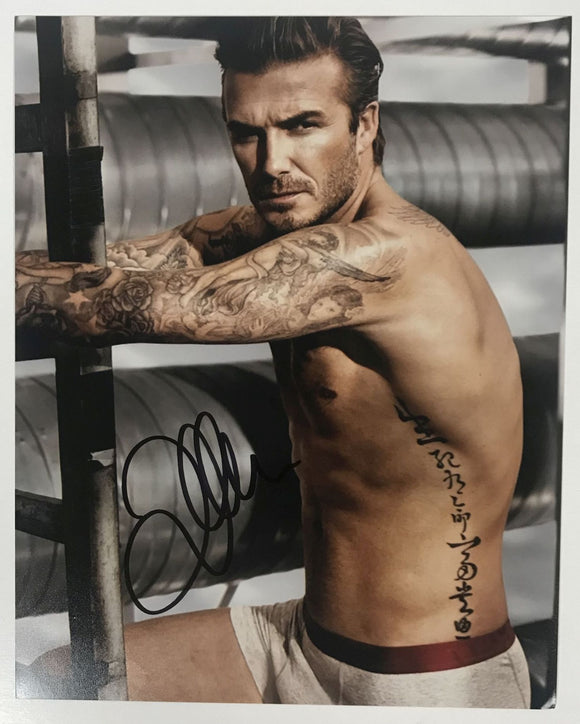 David Beckham Signed Autographed Glossy 8x10 Photo - Lifetime COA