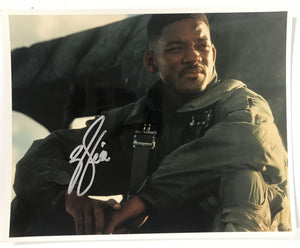 Will Smith Signed Autographed "Independence Day" Glossy 8x10 Photo - COA Matching Holograms