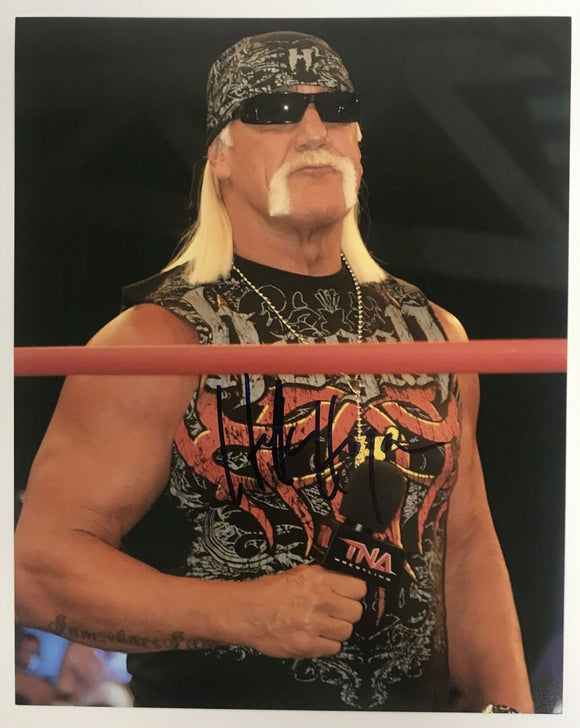 Hulk Hogan Signed Autographed Glossy 8x10 Photo - Lifetime COA