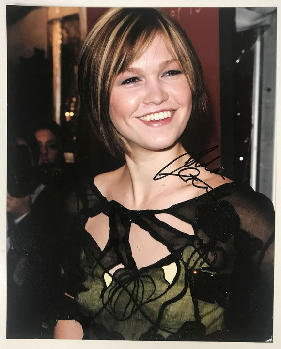 Julia Stiles Signed Autographed Glossy 8x10 Photo - Lifetime COA