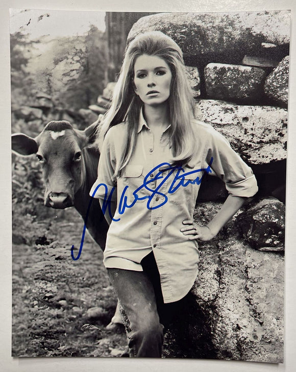 Martha Stewart Signed Autographed Glossy 8x10 Photo - Lifetime COA