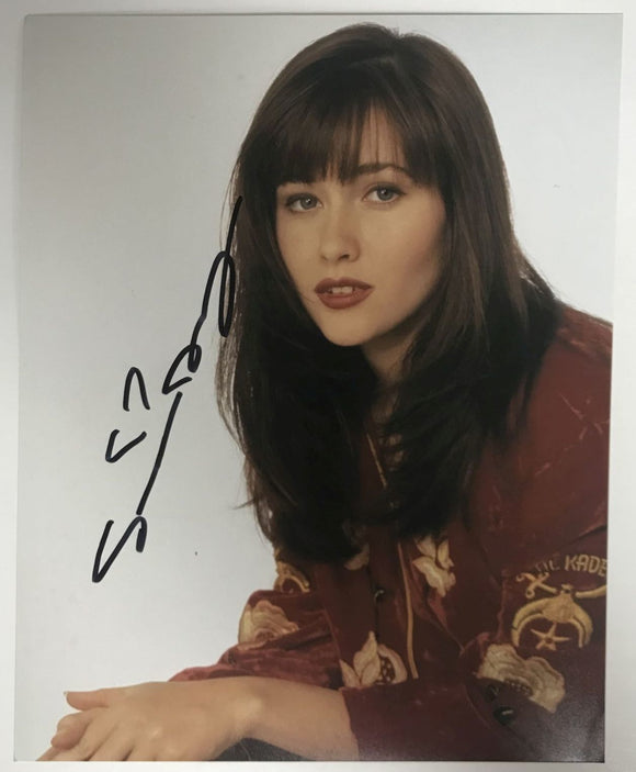 Shannen Doherty (d. 2024) Signed Autographed Glossy 8x10 Photo - Lifetime COA