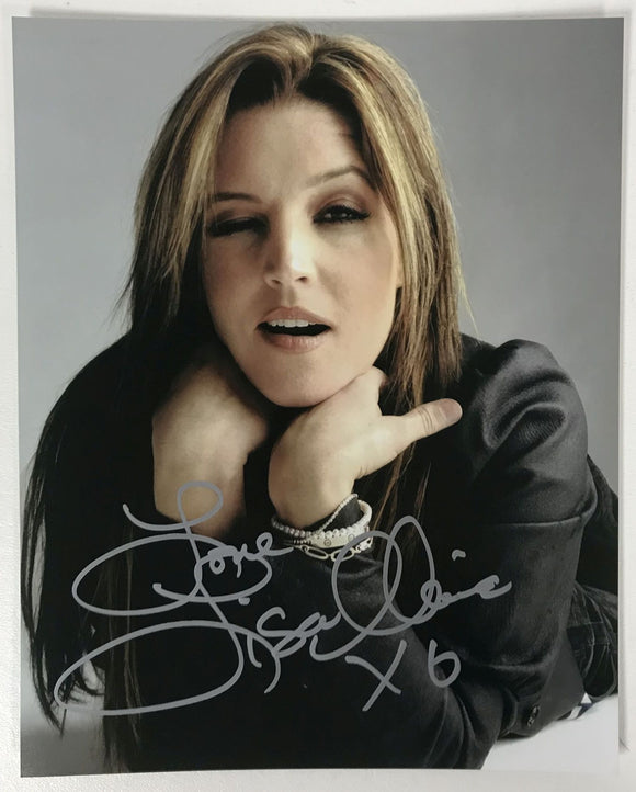 Lisa Marie Presley Signed Autographed Glossy 8x10 Photo - Lifetime COA