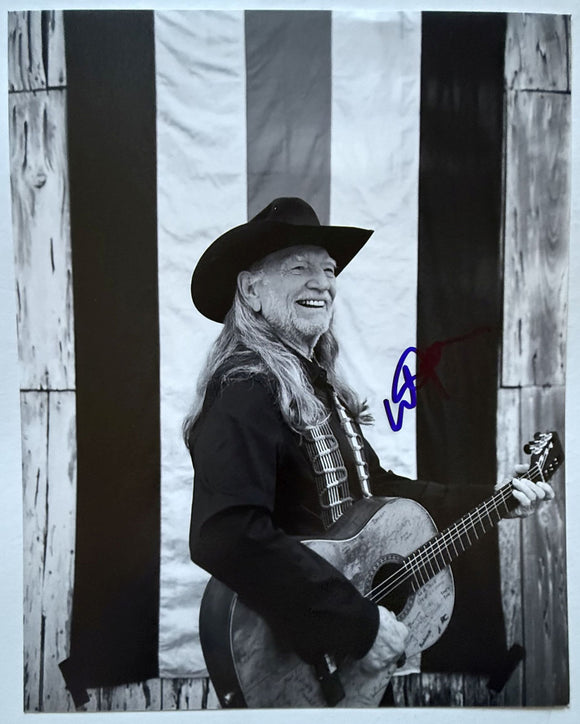 Willie Nelson Signed Autographed Glossy 8x10 Photo - Lifetime COA