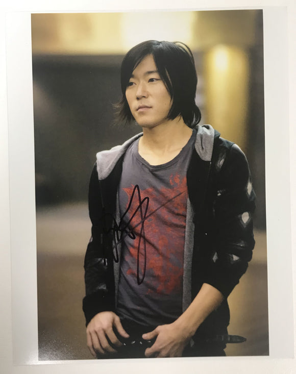 Aaron Yoo Signed Autographed Glossy 8x10 Photo - COA Matching Holograms