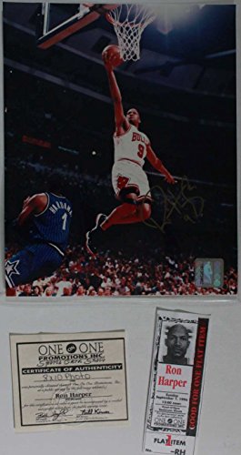 Ron Harper Signed Autographed Glossy 8x10 Photo (Chicago Bulls) + Ticket From Signing