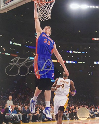 Kyle Singler Signed Autographed Glossy 8x10 Photo - Detroit Pistons
