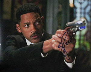 Will Smith Signed Autographed "Men In Black" Glossy 11x14 Photo - COA Matching Holograms