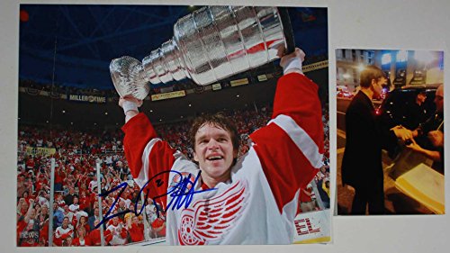 Luc Robitaille Signed Autographed 8x10 Photo Detroit Red Wings - COA Matching Holograms