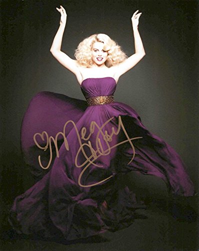 Megan Hilty Signed Autographed Glossy 8x10 Photo - COA Matching Holograms