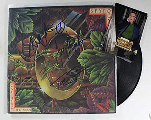 Spyro Gyra Band Signed Autographed"Catching the Sun" Record Album - COA Matching Holograms