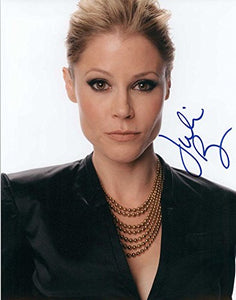 Julie Bowen Signed Autographed Glossy 8x10 Photo - COA Matching Holograms