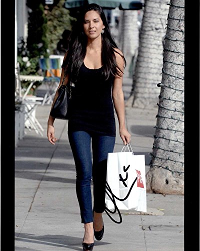 Olivia Munn Signed Autographed Glossy 8x10 Photo - COA Matching Holograms