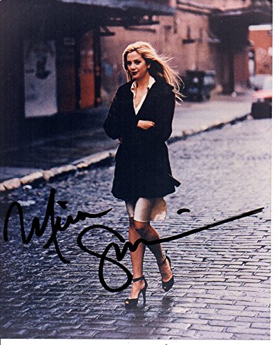 Mira Sorvino Signed Autographed Glossy 8x10 Photo - COA Matching Holograms