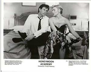 Kim Cattrall Signed Autographed "Honeymoon Academy" Glossy 8x10 Photo - COA Matching Holograms