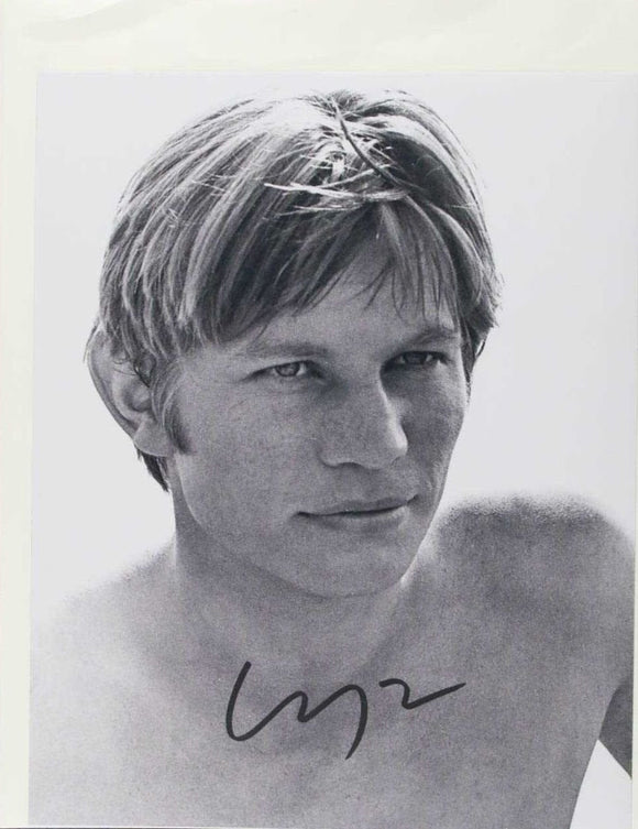 Michael York Signed Autographed Glossy 8x10 Photo - COA Matching Holograms