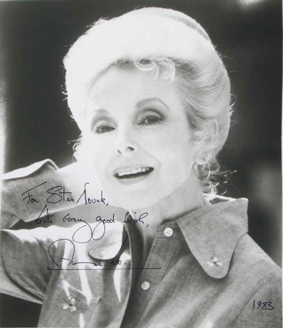 Anna Lee (d. 2004) Signed Autographed Vintage Glossy 8x10 Photo 