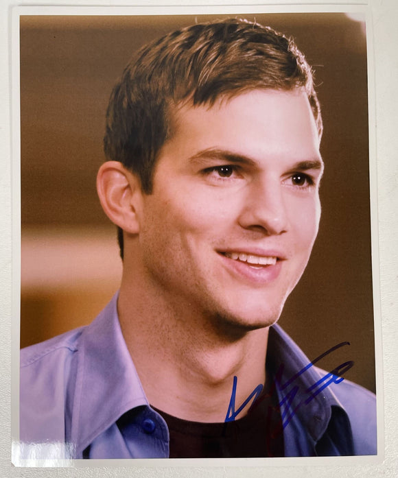 Ashton Kutcher Signed Autographed Glossy 8x10 Photo - COA Matching Holograms