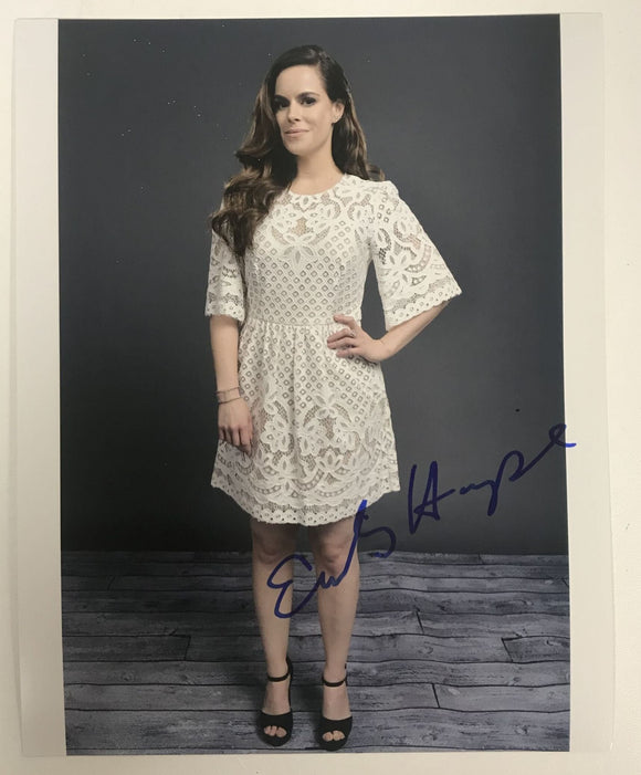 Emily Hampshire Signed Autographed Glossy 8x10 Photo - COA Matching Holograms