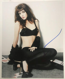 Lizzy Caplan Signed Autographed Glossy 8x10 Photo - COA Matching Holograms