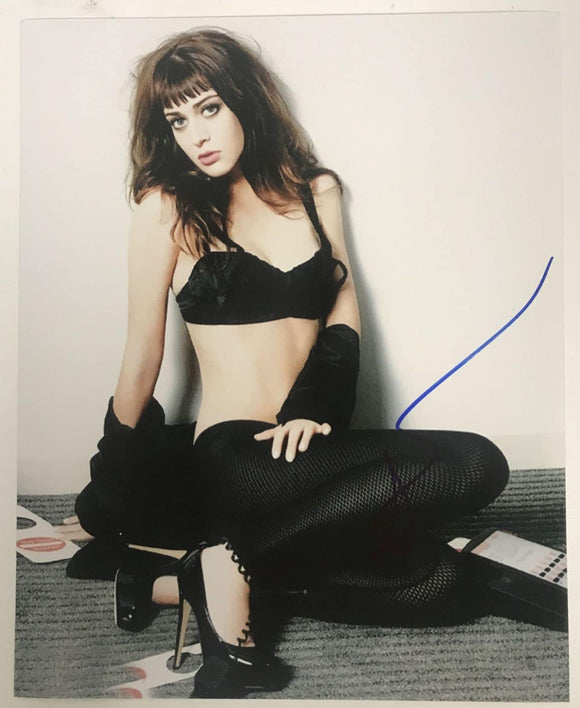 Lizzy Caplan Signed Autographed Glossy 8x10 Photo - COA Matching Holograms