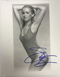 Suzanne Somers Signed Autographed Glossy 8x10 Photo - COA Matching Holograms