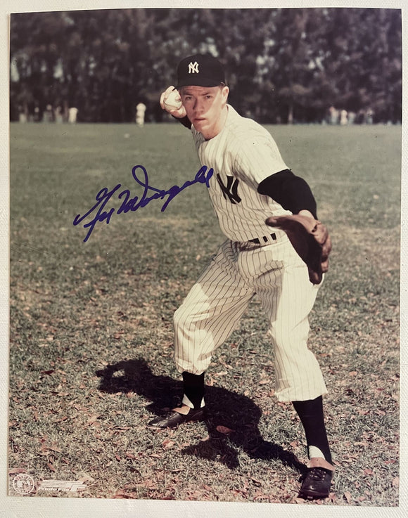 Gil McDougald (d. 2010) Signed Autographed Glossy 8x10 Photo New York Yankees - COA Matching Holograms
