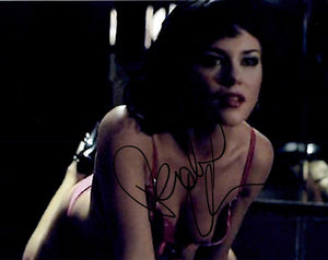 Rachael Taylor Signed Autographed Glossy 8x10 Photo - COA Matching Holograms