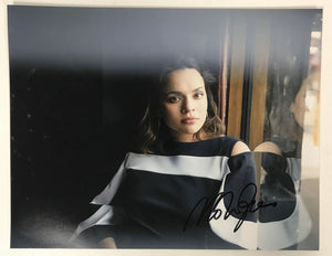 Norah Jones Signed Autographed Glossy 11x14 Photo - COA Matching Holograms
