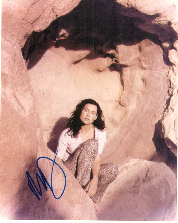 Minnie Driver Signed Autographed Glossy 8x10 Photo - COA Matching Holograms