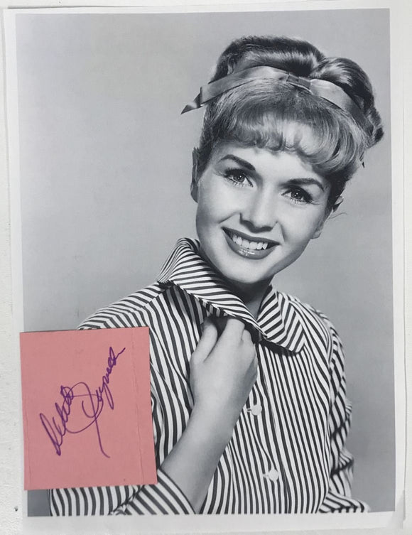 Debbie Reynolds Signed Autographed Vintage Signature Card 8.5x11 Display - COA Matching Holograms