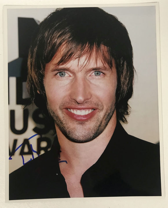 James Blunt Signed Autographed Glossy 8x10 Photo - COA Matching Holograms