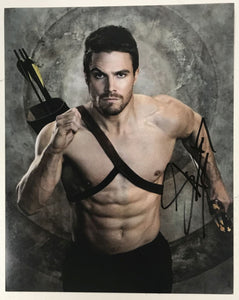 Stephen Amell Signed Autographed "Green Arrow" Glossy 8x10 Photo - COA Matching Holograms