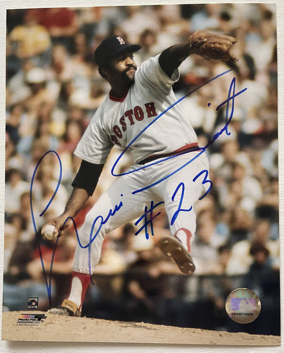 Luis Tiant Signed Autographed Glossy 8x10 Photo - Boston Red Sox