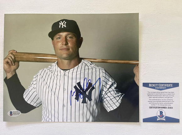 Matt Holliday Signed Autographed Glossy 8x10 Photo New York Yankees - Beckett BAS Authenticated