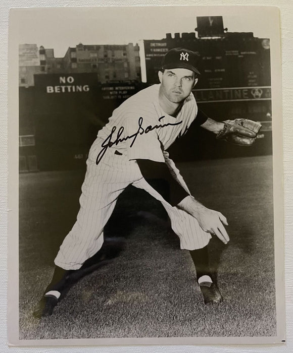 Johnny Sain (d. 2006) Signed Autographed Vintage Glossy 8x10 Photo - New York Yankees