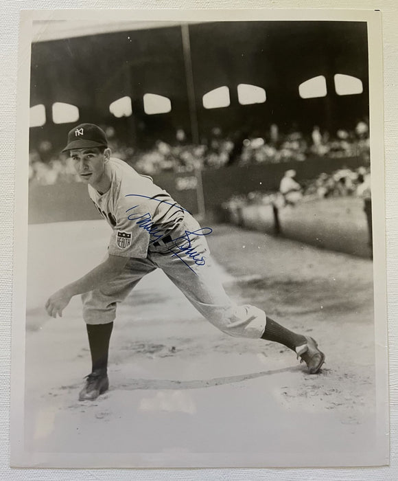 Tommy Byrne (d. 2007) Signed Autographed Vintage Glossy 8x10 Photo - New York Yankees