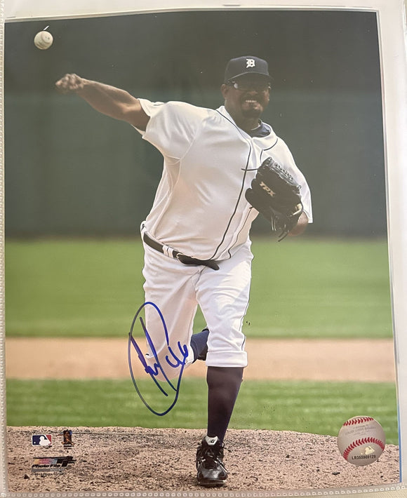Jose Valverde Signed Autographed Glossy 8x10 Photo - Detroit Tigers