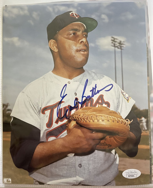 Earl Battey (d. 2003) Signed Autographed Glossy 8x10 Photo Minnesota Twins - JSA Authenticated