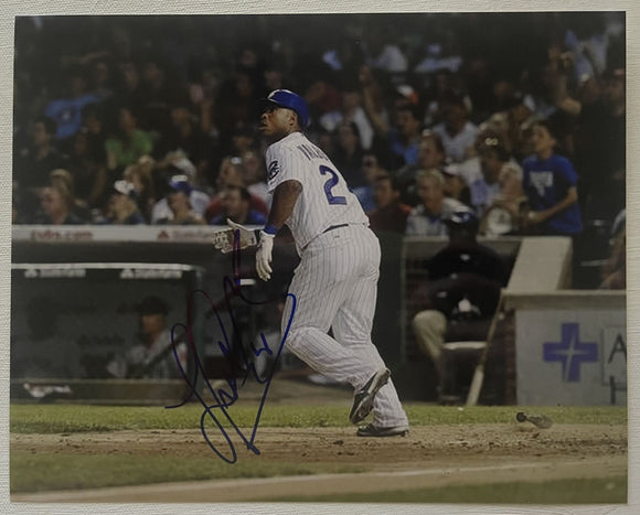 Luis Valbuena (d. 2018) Signed Autographed Glossy 8x10 Photo - Chicago Cubs