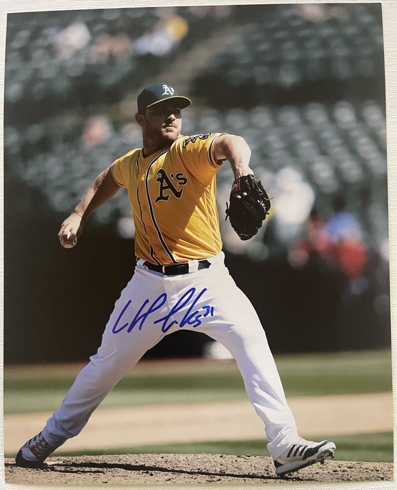 Liam Hendriks Signed Autographed Glossy 8x10 Photo - Oakland A's Athletics