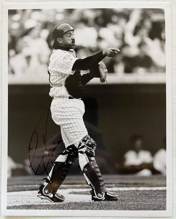 Tony Pena Signed Autographed Glossy 8x10 Photo - Chicago White Sox