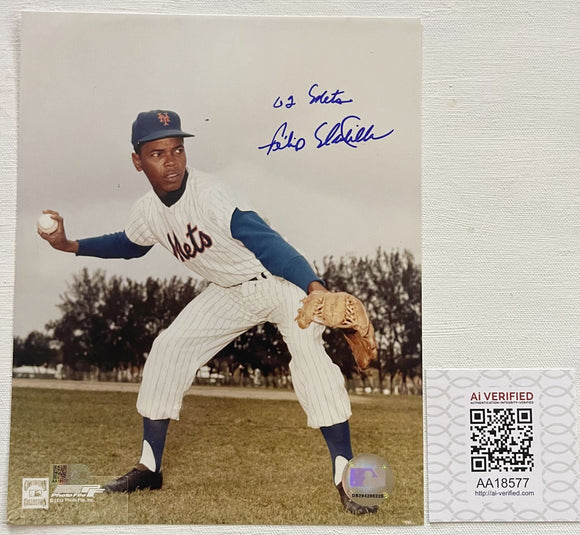 Felix Mantilla Signed Autographed Glossy 8x10 Photo New York Mets - AIV Authenticated